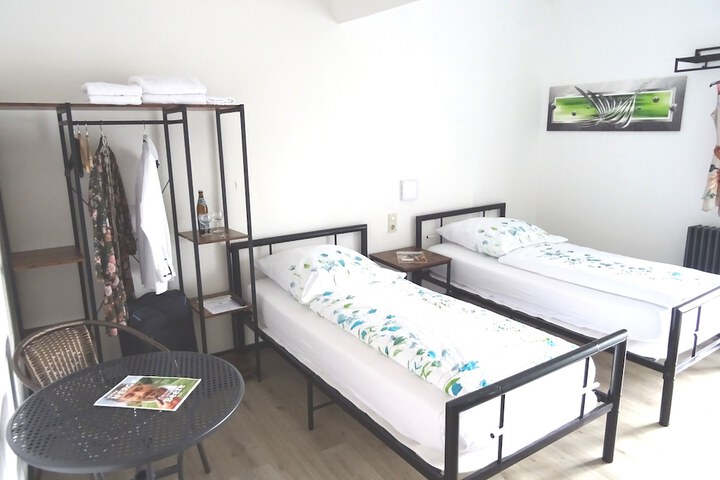 Room 43 of 442