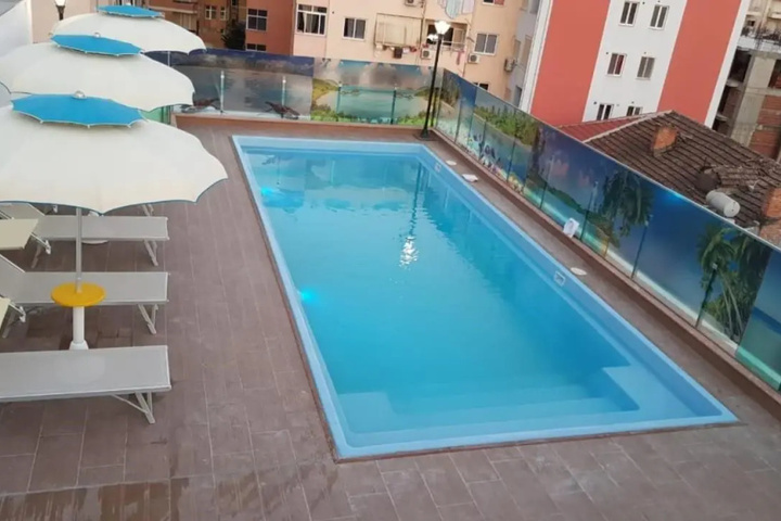 Pool 11 of 15
