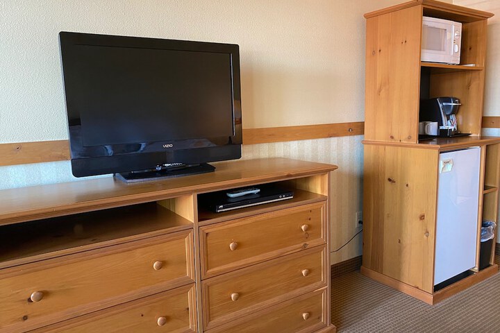 Room 16 of 100
