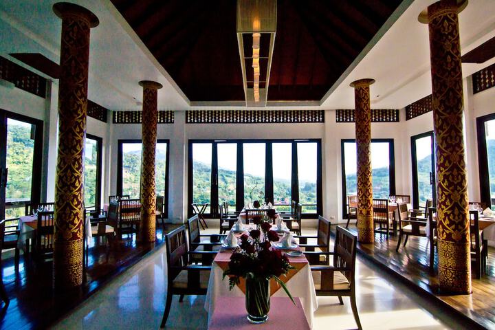 Dining 120 of 159