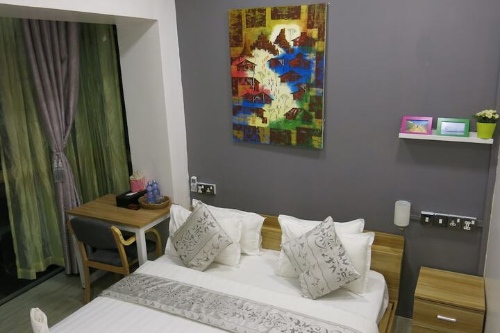 Room 13 of 34