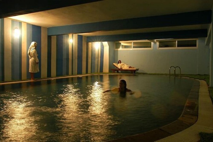Hotel with Pool