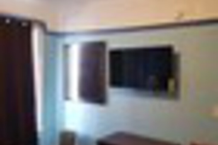 Room 8 of 129
