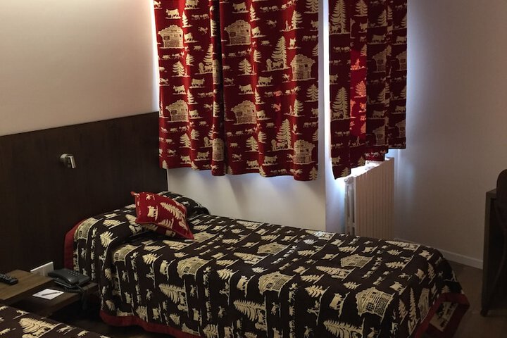 Room 10 of 63