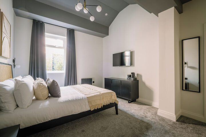 Room 7 of 48