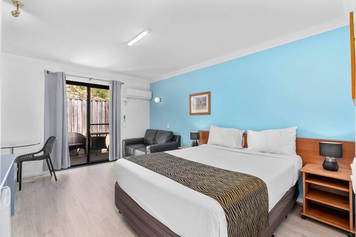 Room 10 of 38