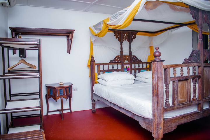 Room 8 of 89