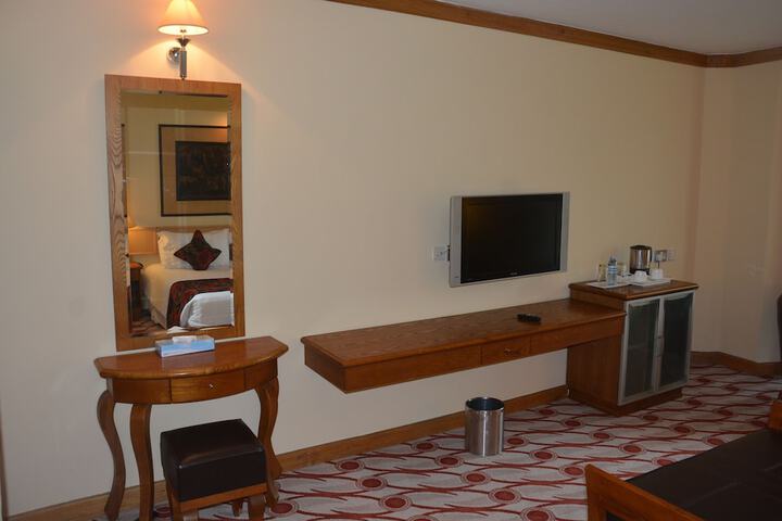 Room 11 of 48