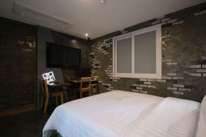 Room 35 of 126