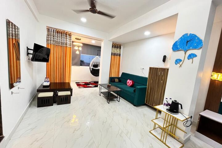 Room 8 of 24