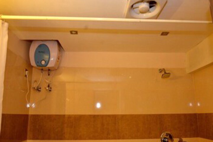 Room 4 of 33