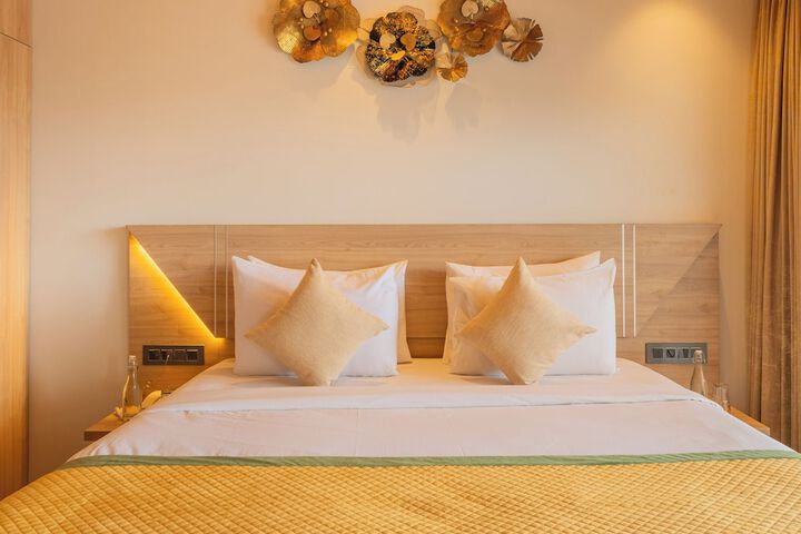 Room 8 of 34