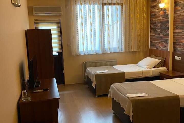 Room 13 of 39