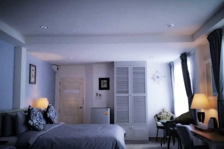 Room 9 of 52