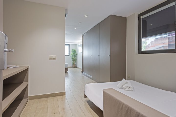 Room 12 of 86