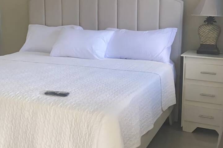 Room 11 of 28