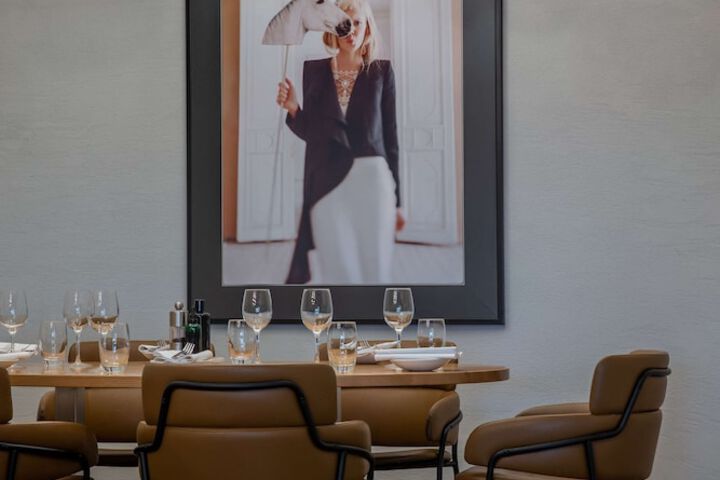 Dining 104 of 209