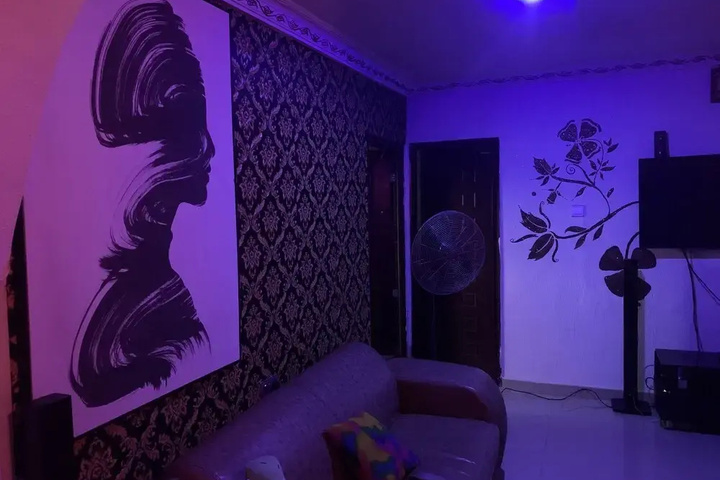 Room 11 of 12