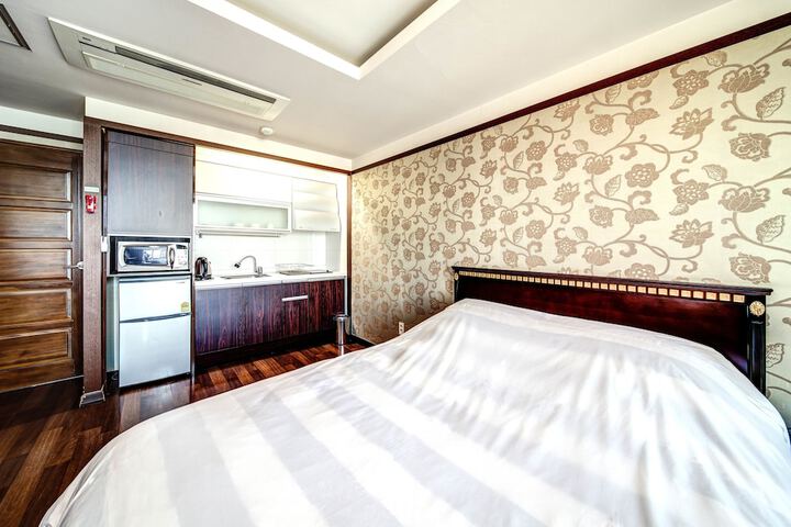 Room 7 of 39