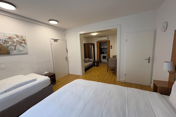 Room 41 of 75