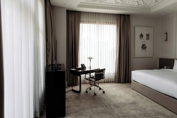 Room 15 of 93