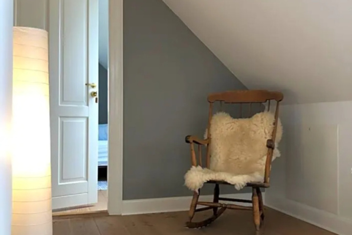 Room 2 of 7