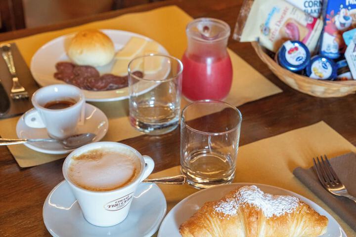 Breakfast/Coffee Service 71 of 104
