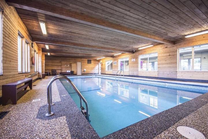 Hotel Pool