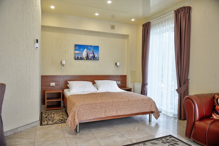 Room 5 of 62