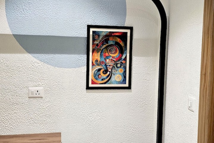 Room 5 of 10