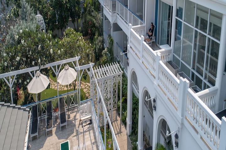 Terrace/Patio 9 of 35