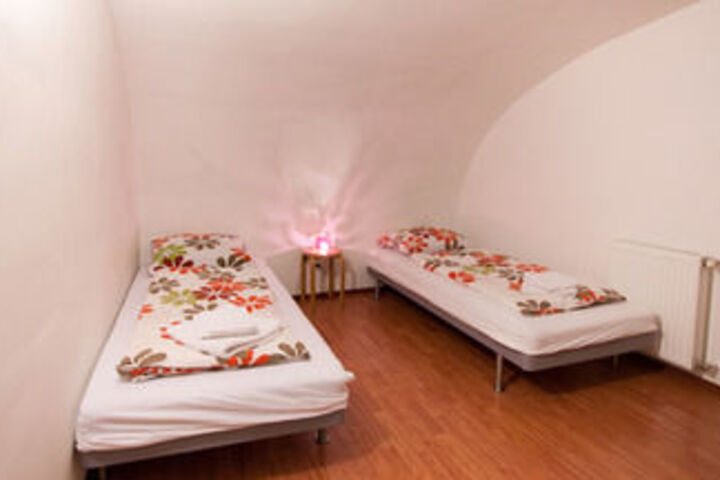 Room 8 of 17