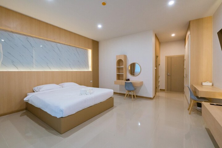 Room 35 of 71
