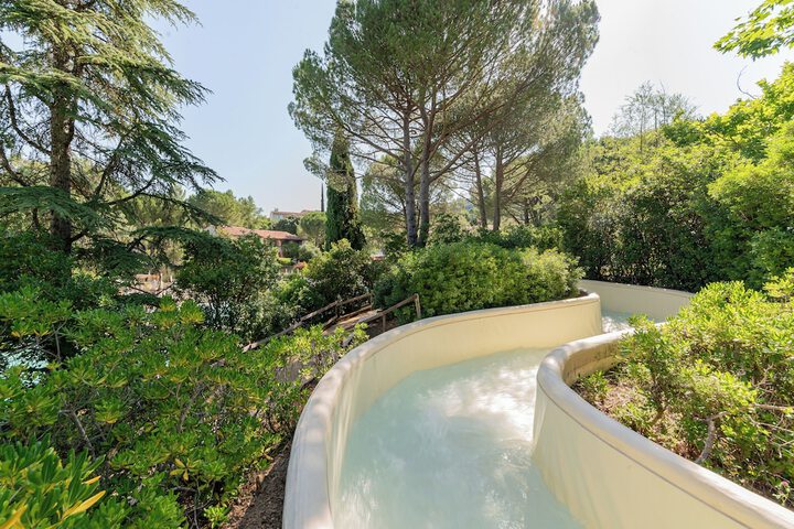 Pool 60 of 109
