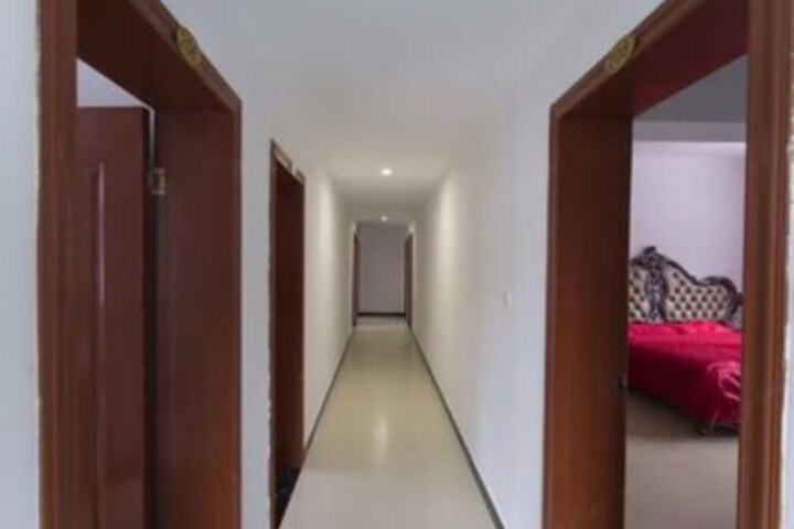 Ballroom/Hall 5 of 21