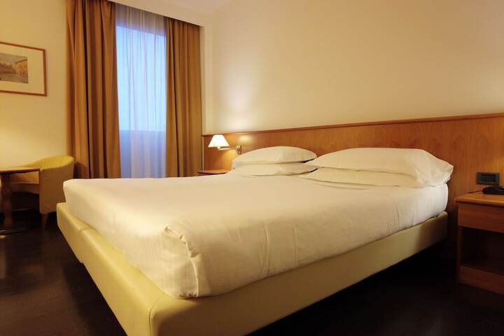 Room 12 of 73