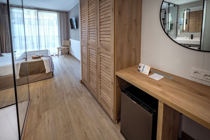 Room 15 of 87