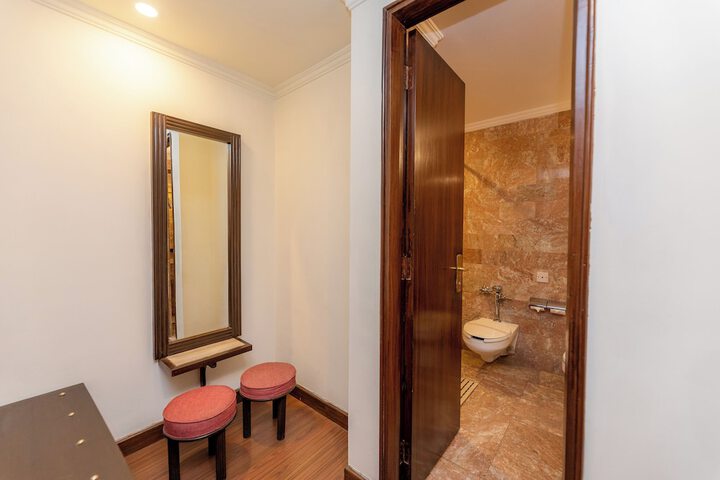 Room 60 of 191