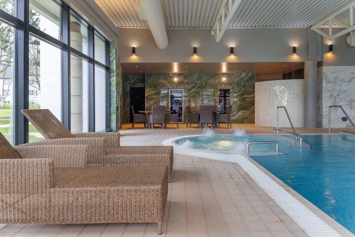 Pool 103 of 204