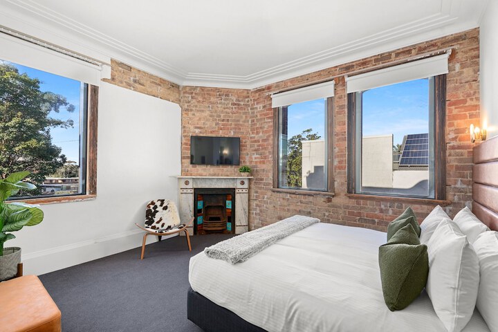 Room 5 of 22