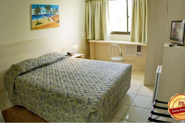 Room 7 of 33