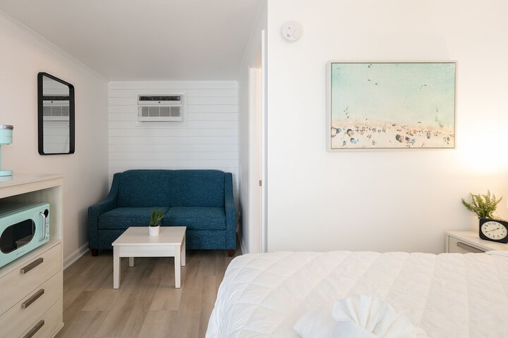 Room 10 of 24