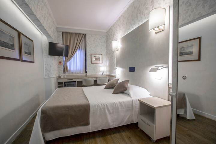 Room 48 of 93