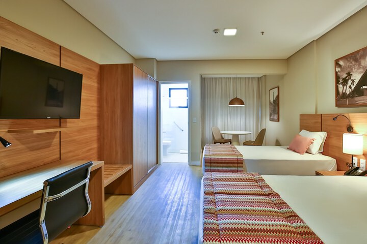 Room 28 of 71