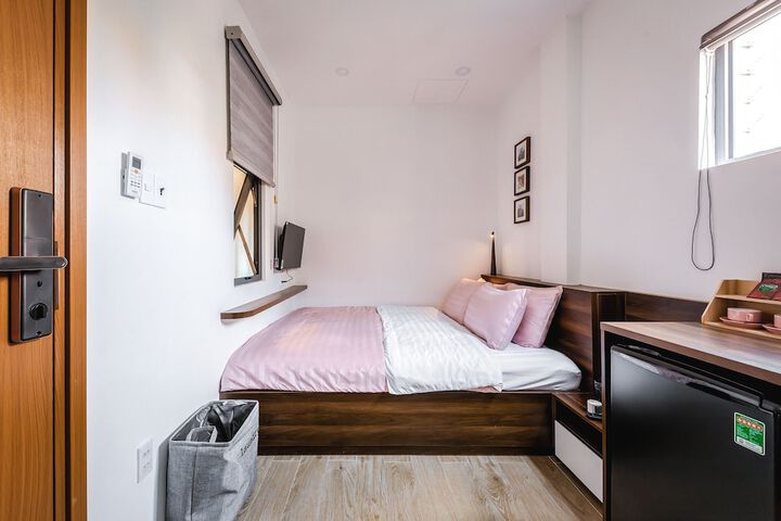 Room 4 of 75