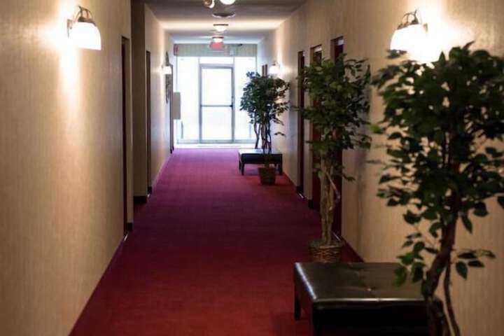 Ballroom/Hall 27 of 30