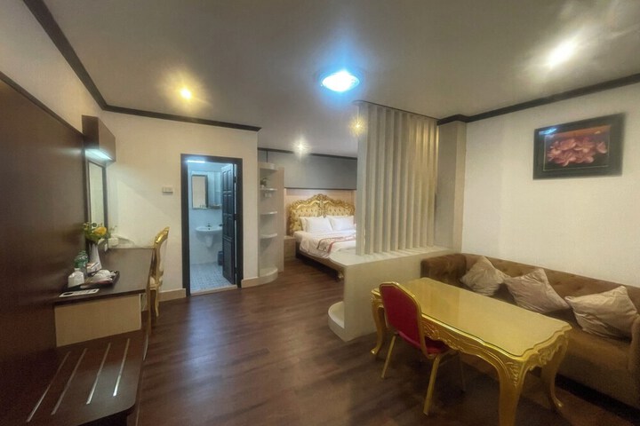 Room 30 of 73