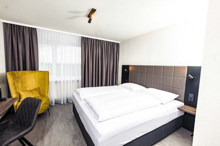 Room 12 of 38