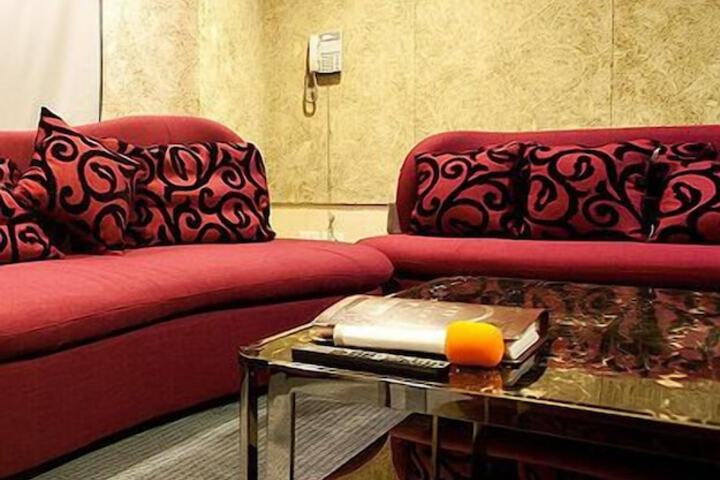 Guest Lobby