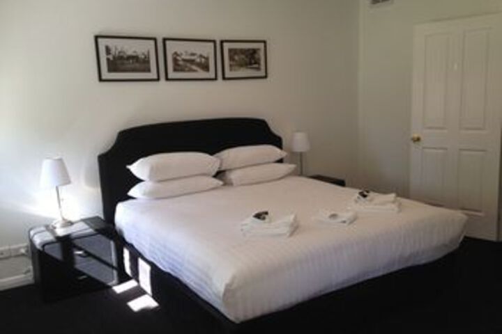Room 4 of 49